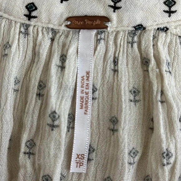 Free People Long Sleeve Hi Lo Hem Mandarin Collar 1/2 Button Tunic Top - Size XS - Picture 4 of 6